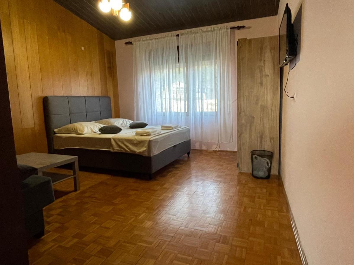 Apartment Ado Selce Buitenkant foto