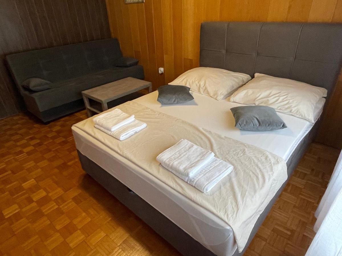Apartment Ado Selce Buitenkant foto