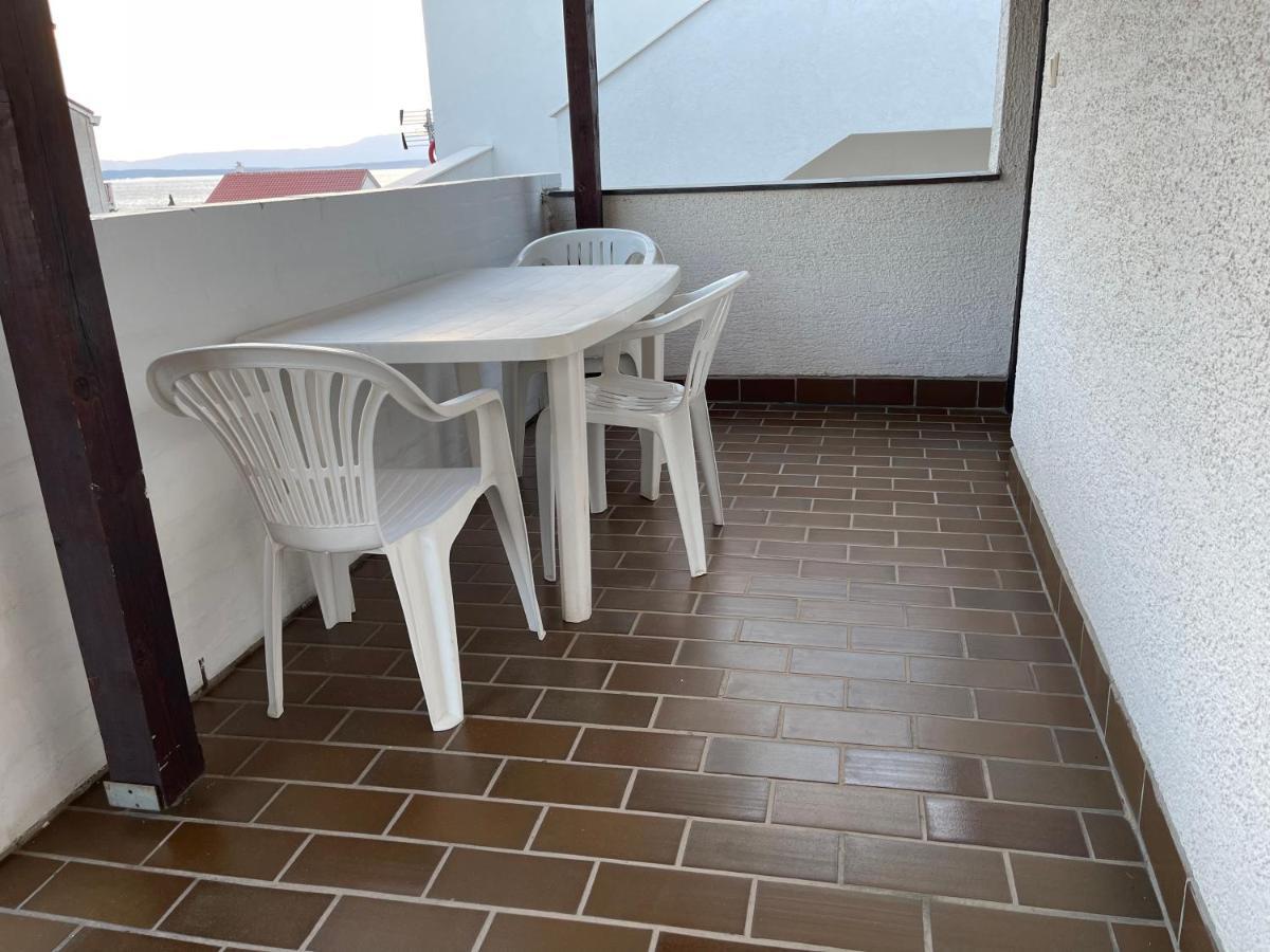 Apartment Ado Selce Buitenkant foto